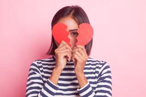 etapas para sanar un corazón roto después de un engaño