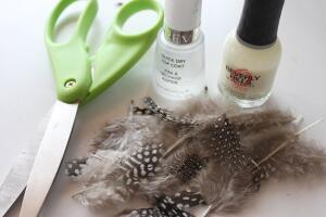 unas-decoradas-con-plumas-2_1.jpg