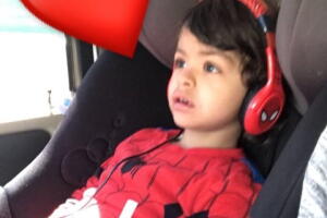 Manuel hijo de Ninel Conde de Spiderman
