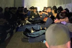 Migrantes camiones frontera