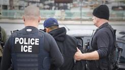 Qué se sabe de la gran redada nacional de ICE en la que detuvieron a más 360 inmigrantes con antecedentes criminales 