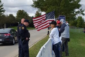 Protestas por visita de Donald Trump a Brolingbrook