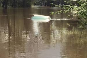 Deweyville, Texas se encuentra bajo el agua