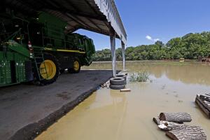 Flooding Mississippi