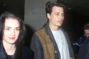 Winona Ryder y Johnny Depp novios tras El joven manos de tijera