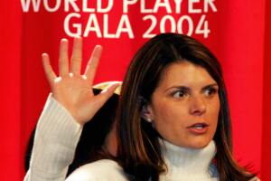 Usa football player Mia Hamm speaks duri