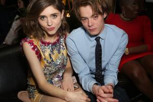 Natalia Dyer y Charlie Heaton