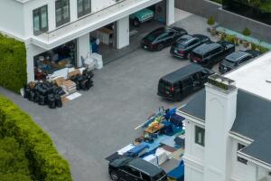 PREMIUM EXC Ben Affleck and Jennifer Lopez new mansion