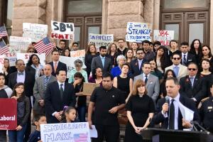 Los rostros detrás de la propuesta SB4, que busca eliminar a las ciudades santuario en Texas
