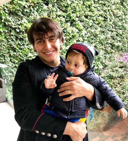 Tildan De Mala Abuela A Maribel Guardia Y Su Hijo Julian Figueroa No Se Queda Callado Famosos Univision Tildan De Mala Abuela A Maribel Guardia Y Su Hijo Julian Figueroa No Se Queda Callado Famosos Univision