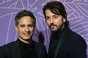 Gael García y Diego Luna serie La Máquina Hulu Getty.jpg