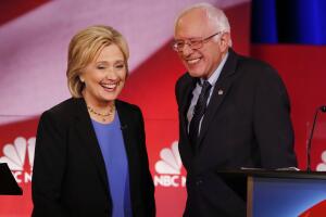 El choque entre Hillary Clinton y Bernie Sanders en la campaña de 2016 sigue teniendo repercusiones.