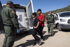 Huntington Beach se declara ciudad no santuario para la inmigración ilegal