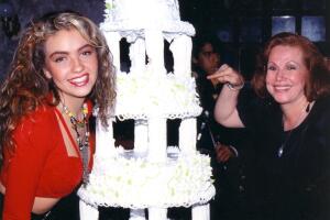 Thalía recuerda sus tiempos de "Quinceañera"