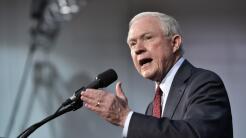 Cinco formas en las que el senador Jeff Sessions podría atacar a los inmigrantes como Fiscal General