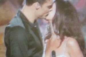 Los besos más polémicos de los famosos