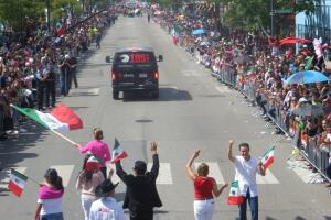 Colorido desfile de La VIllita