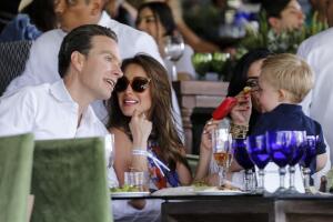 Anahí y su familia en un evento ecuestre en Ciudad de México