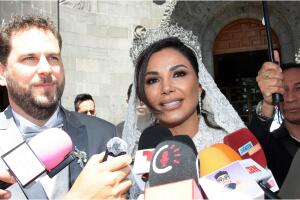 La artista dijo que la luna de miel será un viaje hacia una isla.