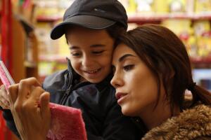 Zeynep se convirtió en la protectora de la pequeña Melek 