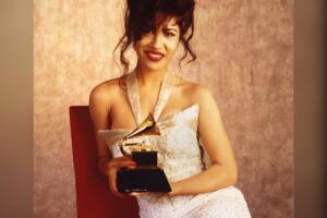Fotos que seguro no recuerdas de Selena o quizá ni conocías