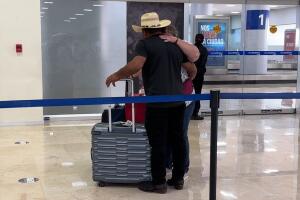 alberto y maria aeropuerto.jpg