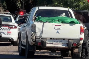 Identifican a cuerpos abandonados en un camioneta en Sinaloa, México; eran de una familia CAMIONETA.jpg