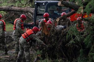 Inundaciones en Texas: inmigrantes indocumentados ayudan en labores de rescate de víctimas. 