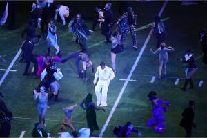 Usher fue el protagonista del Show de Medio Tiempo del Super Bowl 2024.