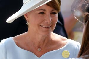 Carole ascot30929.JPG