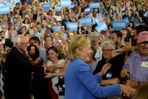 Bernie Sanders Apoya a Hillary Clinton