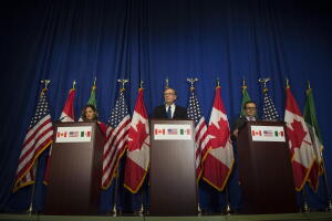 Los ministros de Canadá, Estados Unidos y México realizan una conferencia de prensa al finalizar la cuarta ronda de negociaciones.