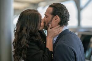 Octavio y Gabriela, personajes de Con Esa Misma Mirada