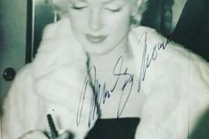 Thalía regalo Marilyn Monroe