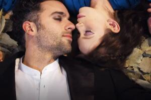 José Pablo Minor y Ana Valeria Becerril como Romeo y Julieta