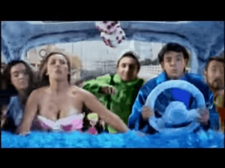familia-peluche-carro.gif