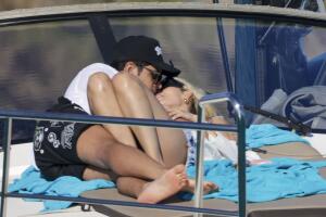 EXC Danna Paola, Álex Hoyer