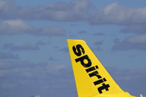 Earns Spirit Airlines