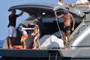 EXC David Beckham - Victoria Beckham - Sir Elton John - Harper Beckham - Brooklyn Beckham - David Furnis