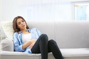 Cómo desinflamar el estómago después de comer mucho