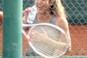 Shakira con Piqué y Sasha en sus clases de tenis