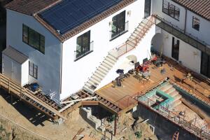 EXC Justin & Hailey Bieber mansion in LA