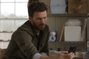 Chris Evans en 'Ghosted'