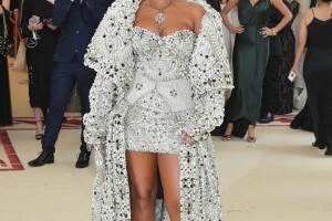 rihanna-met-gala-2018.jpg