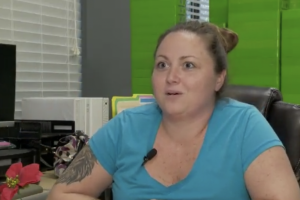 bacteria come carne/mujer.png