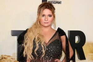 abigail-breslin-stillwater.jpg