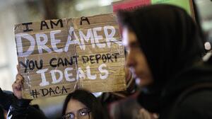 Juez que tiene en sus manos el futuro de DACA celebra audiencia este martes en Texas