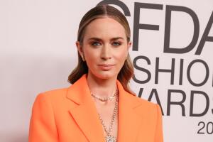 Emily Blunt Grosby.jpg