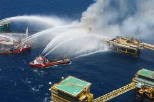 Incendio plataforma Pemex