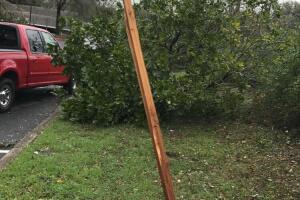 Tornados provocan daños a decenas de viviendas en San Antonio 